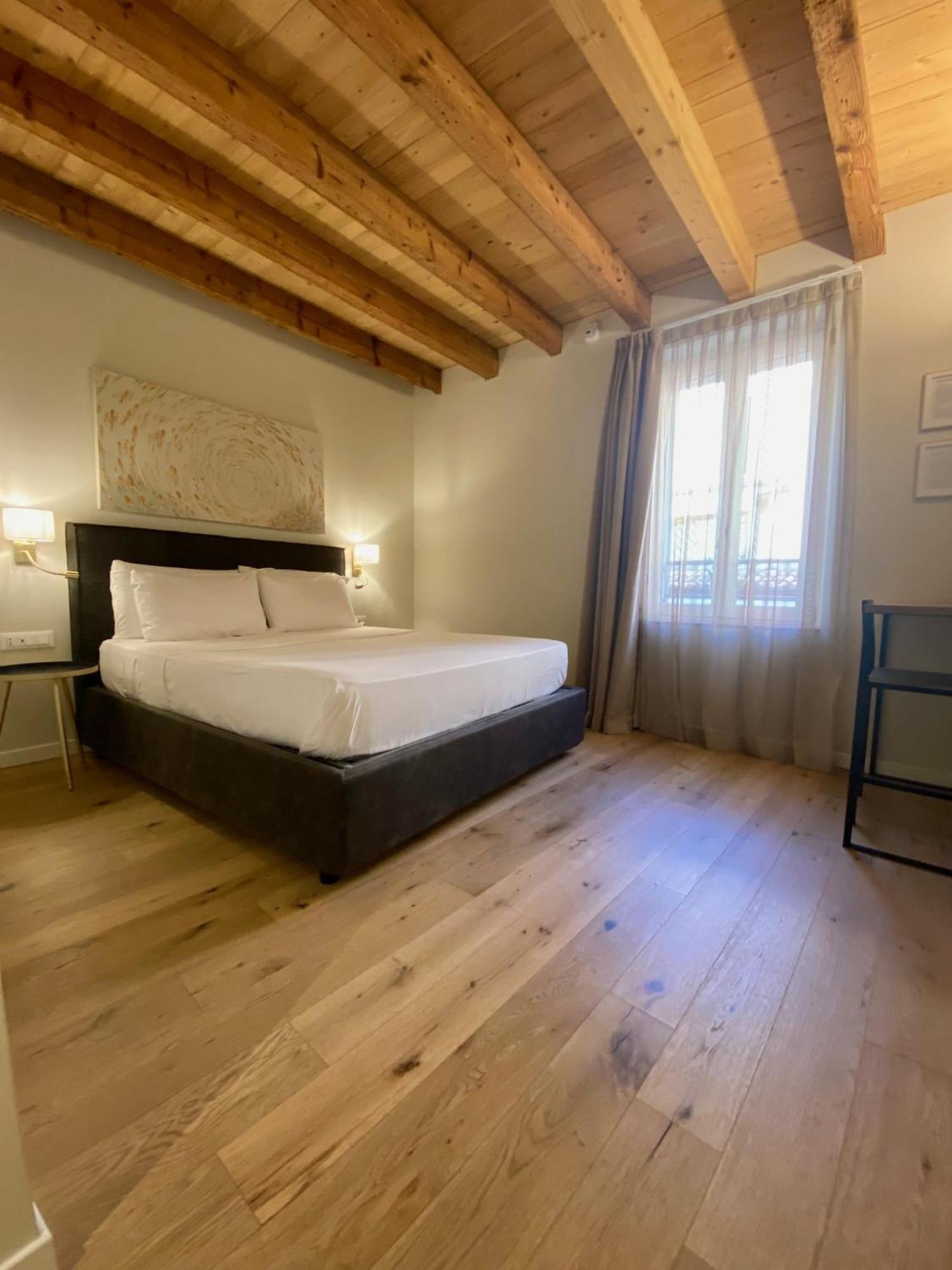 Malvezzi24 Boutique Rooms Desenzano del Garda Exteriér fotografie