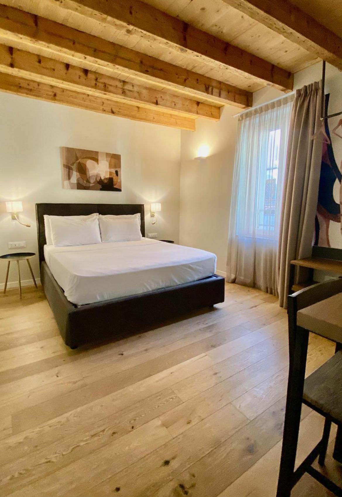 Malvezzi24 Boutique Rooms Desenzano del Garda Exteriér fotografie